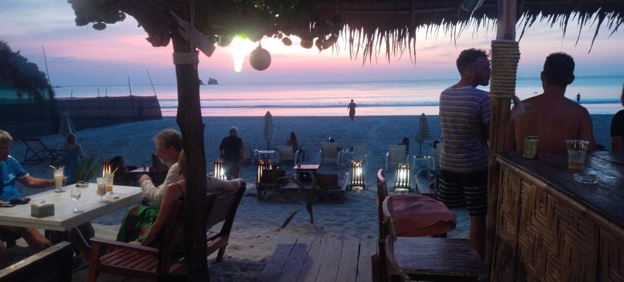 Lazy Hut Hotel Koh Phayam Buitenkant foto