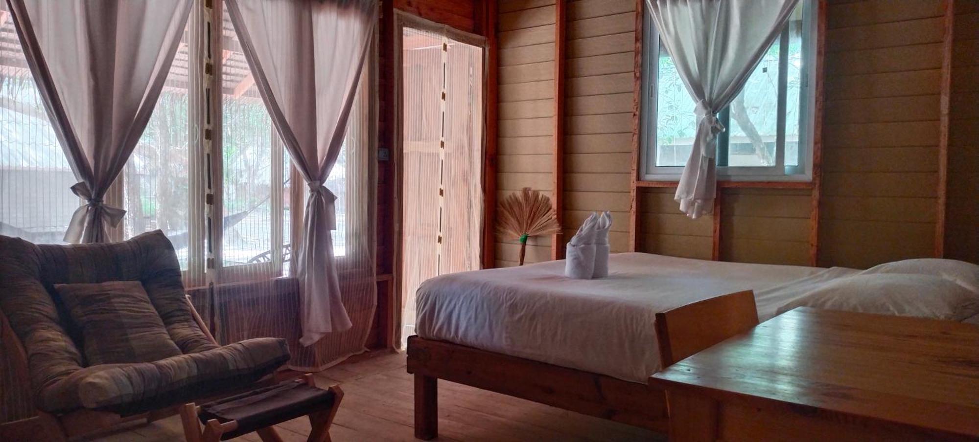 Lazy Hut Hotel Koh Phayam Buitenkant foto