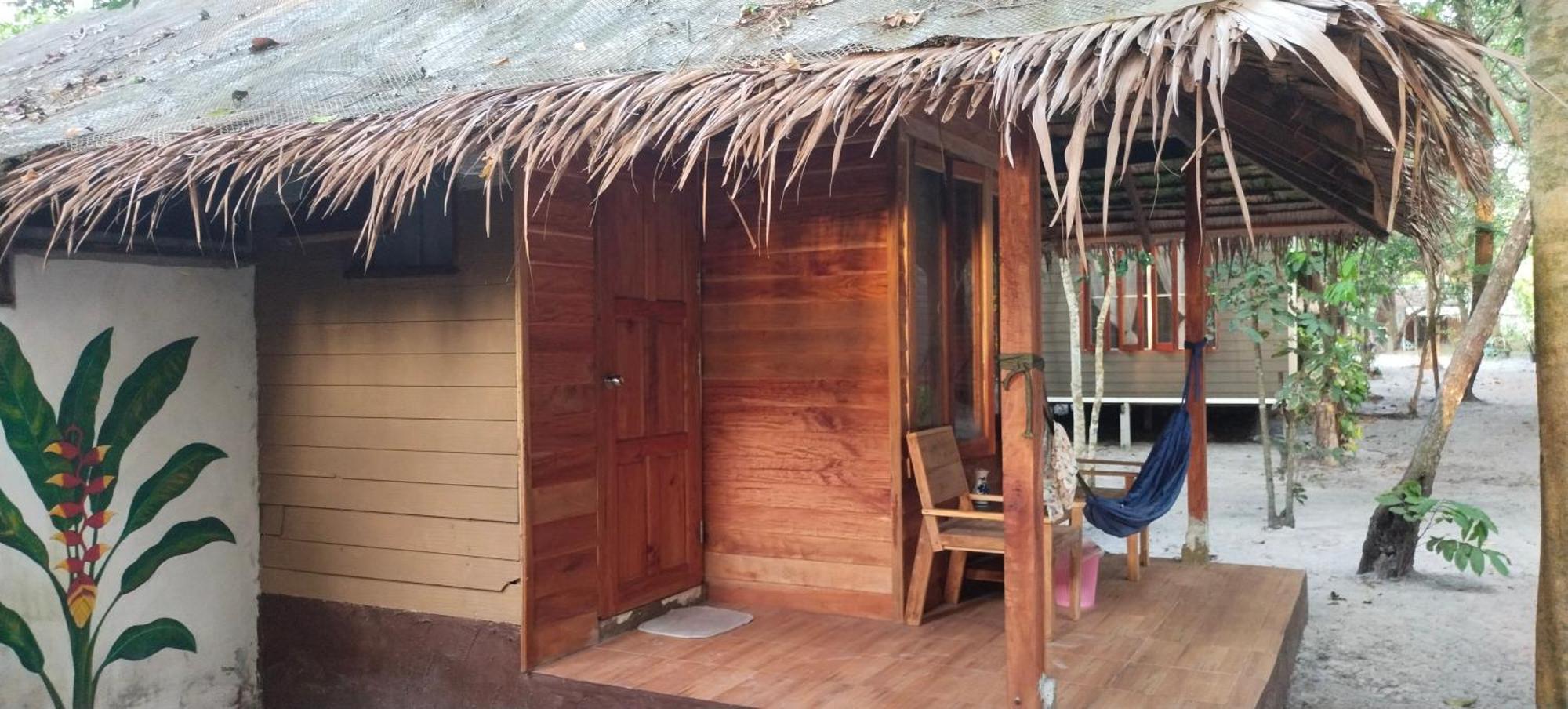 Lazy Hut Hotel Koh Phayam Buitenkant foto