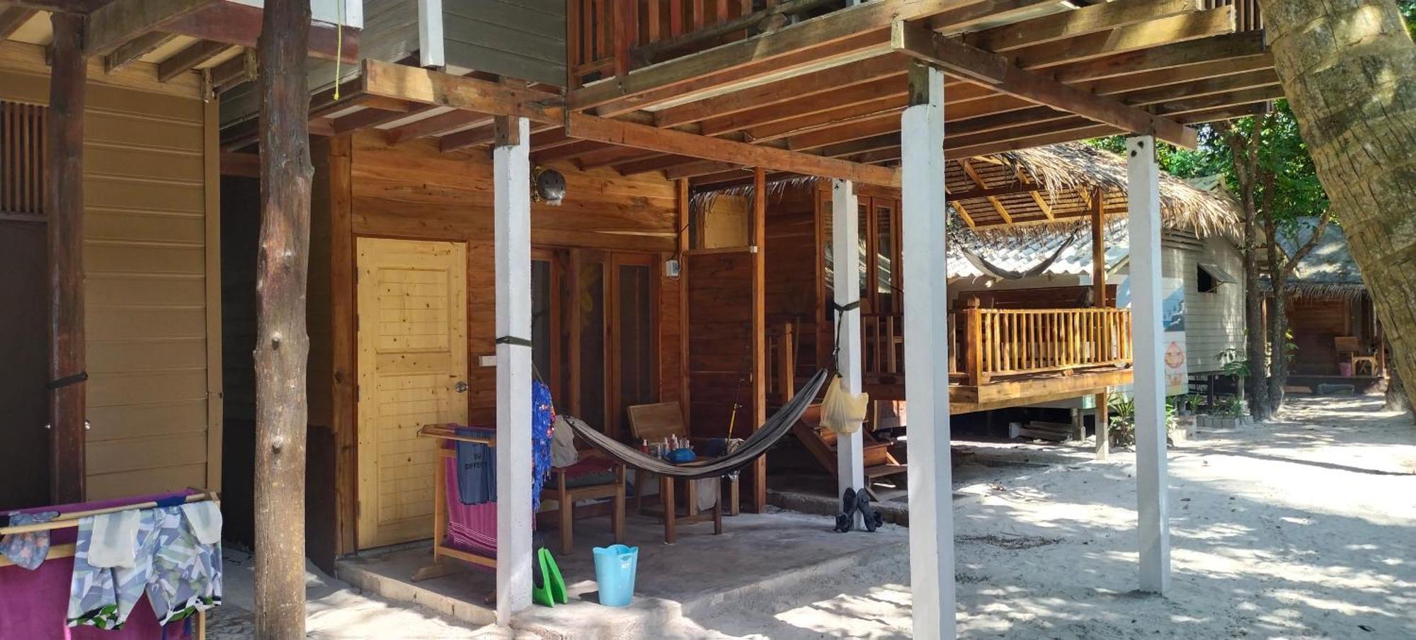 Lazy Hut Hotel Koh Phayam Buitenkant foto