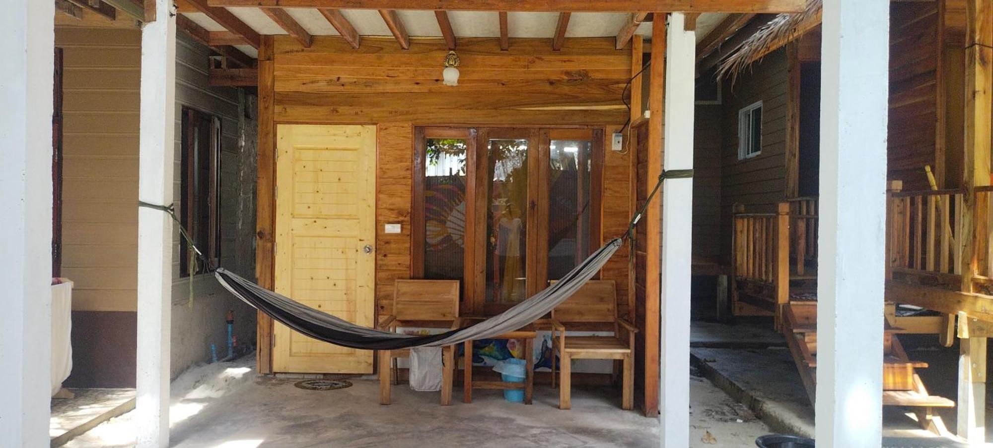 Lazy Hut Hotel Koh Phayam Buitenkant foto