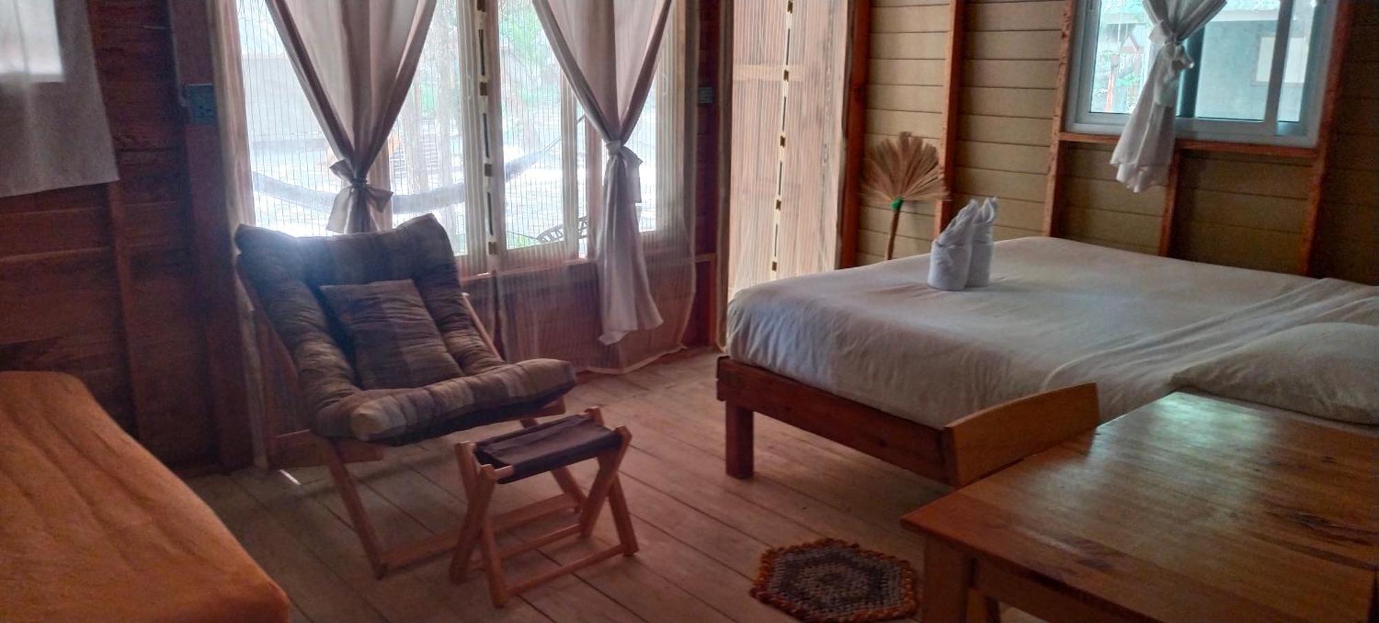 Lazy Hut Hotel Koh Phayam Buitenkant foto