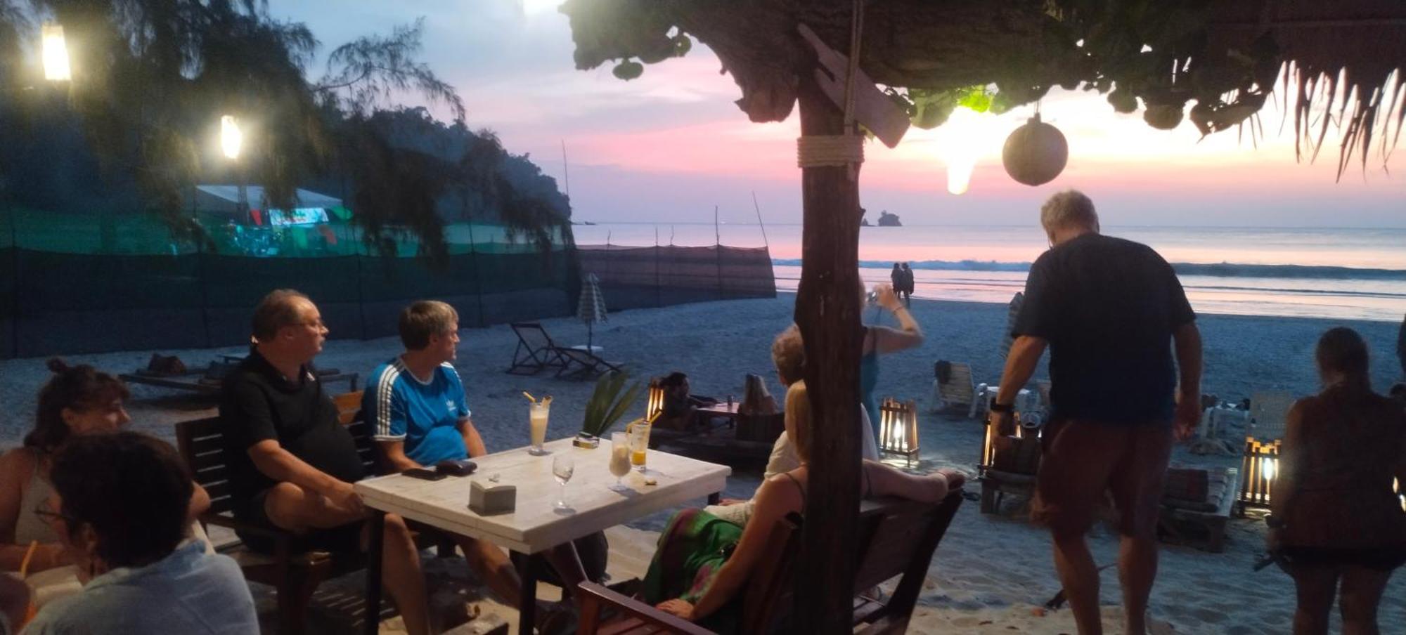 Lazy Hut Hotel Koh Phayam Buitenkant foto