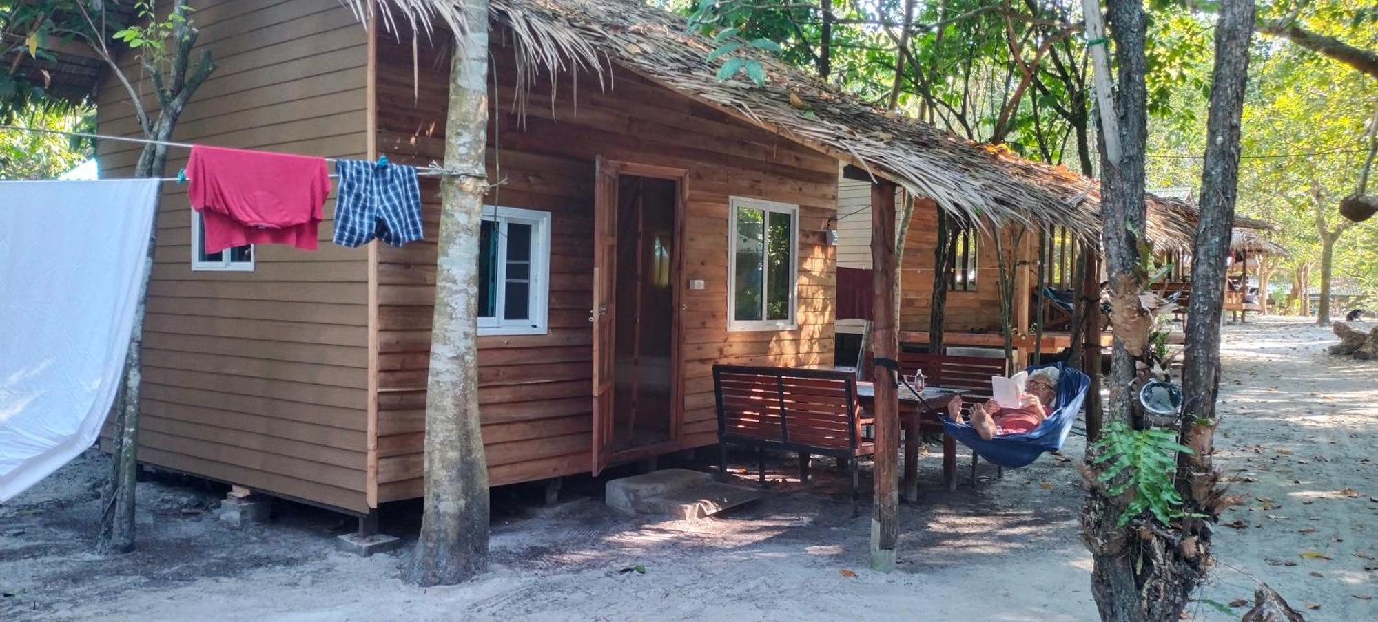 Lazy Hut Hotel Koh Phayam Buitenkant foto