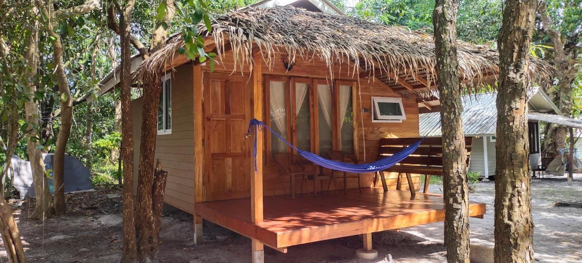 Lazy Hut Hotel Koh Phayam Buitenkant foto
