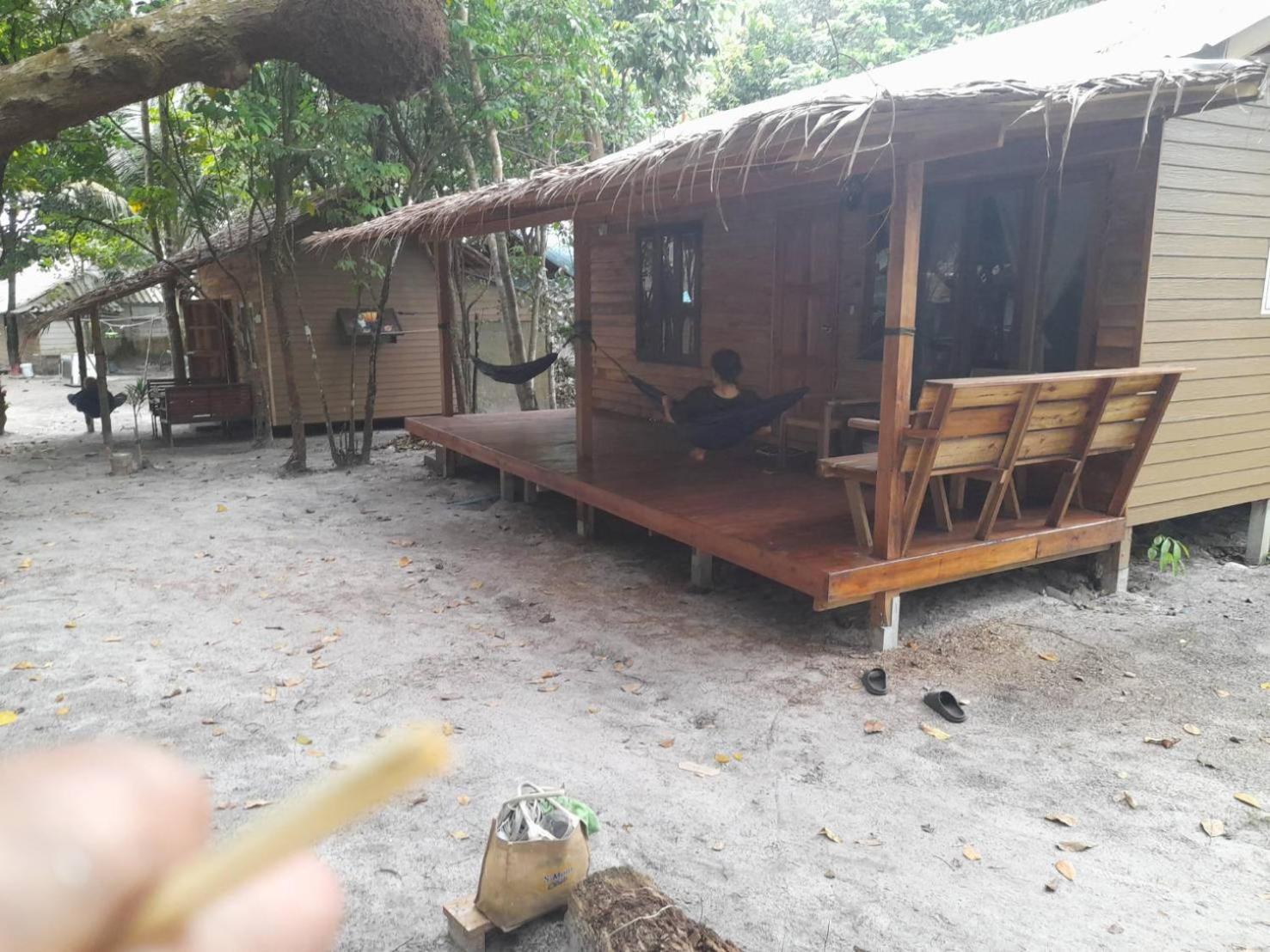 Lazy Hut Hotel Koh Phayam Buitenkant foto