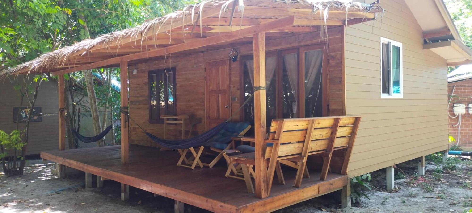 Lazy Hut Hotel Koh Phayam Buitenkant foto